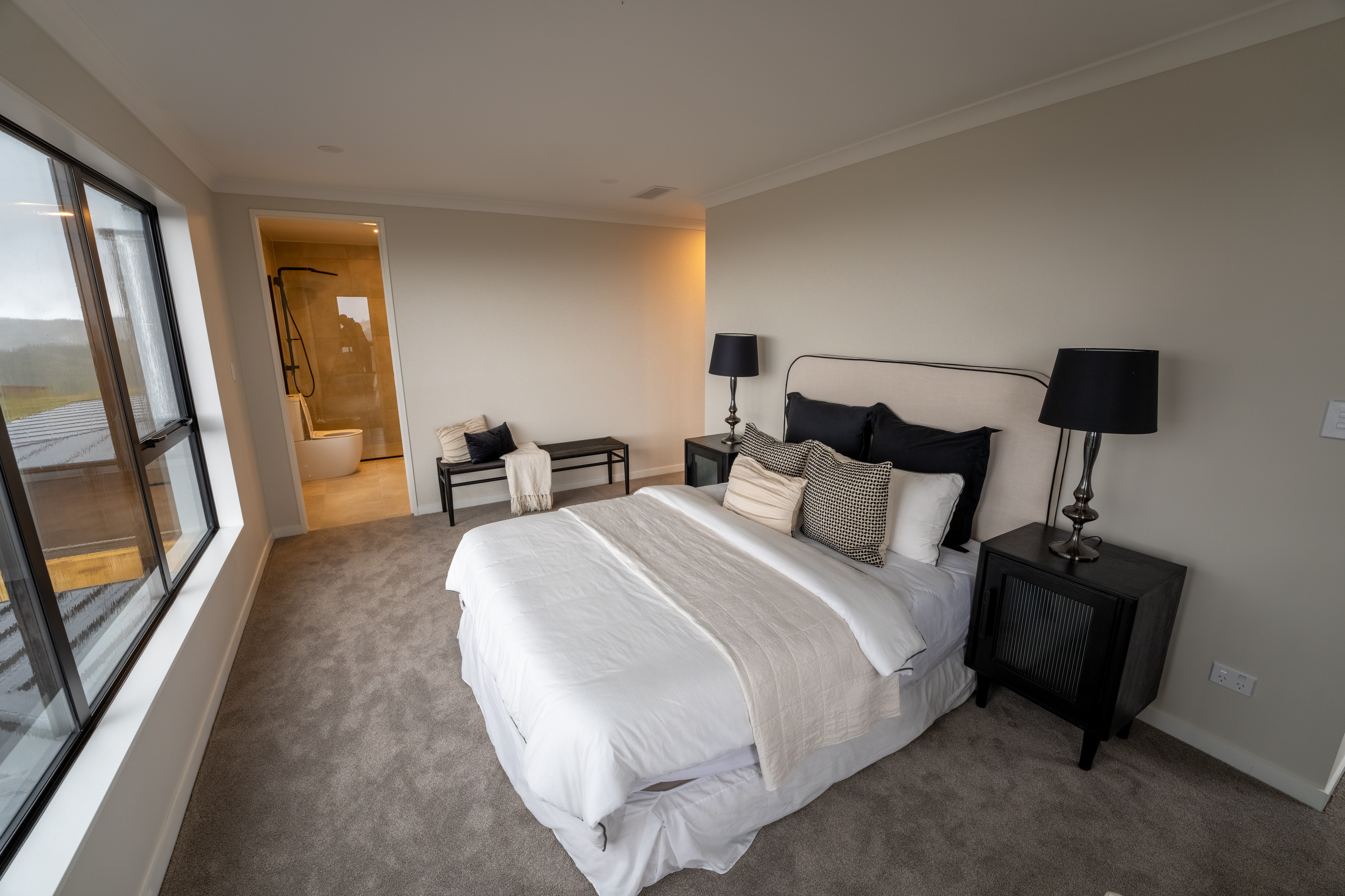 3 Ridgehill Rise Luxury Home - Image 7